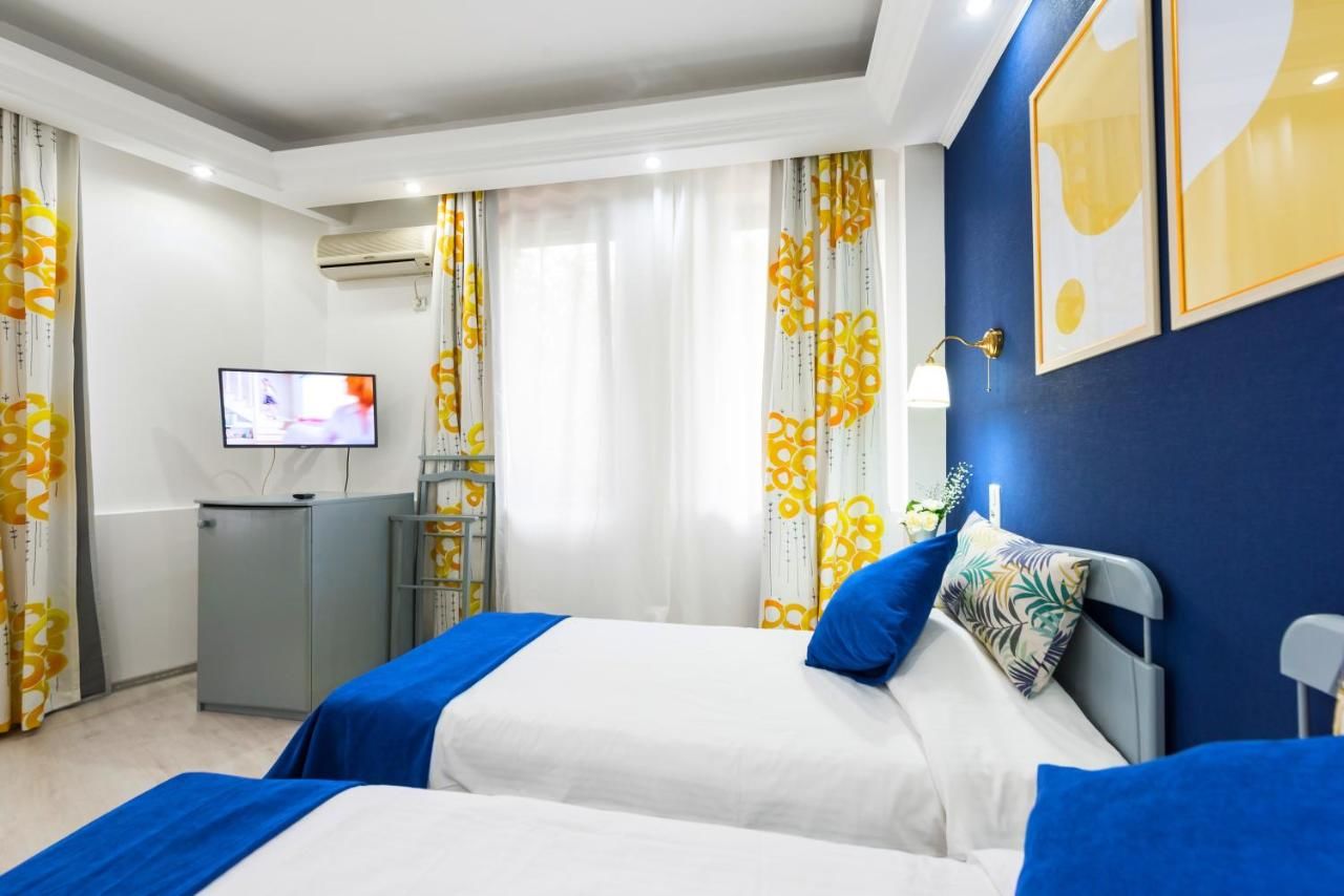 Отель Relax Comfort Suites Hotel Бухарест-22