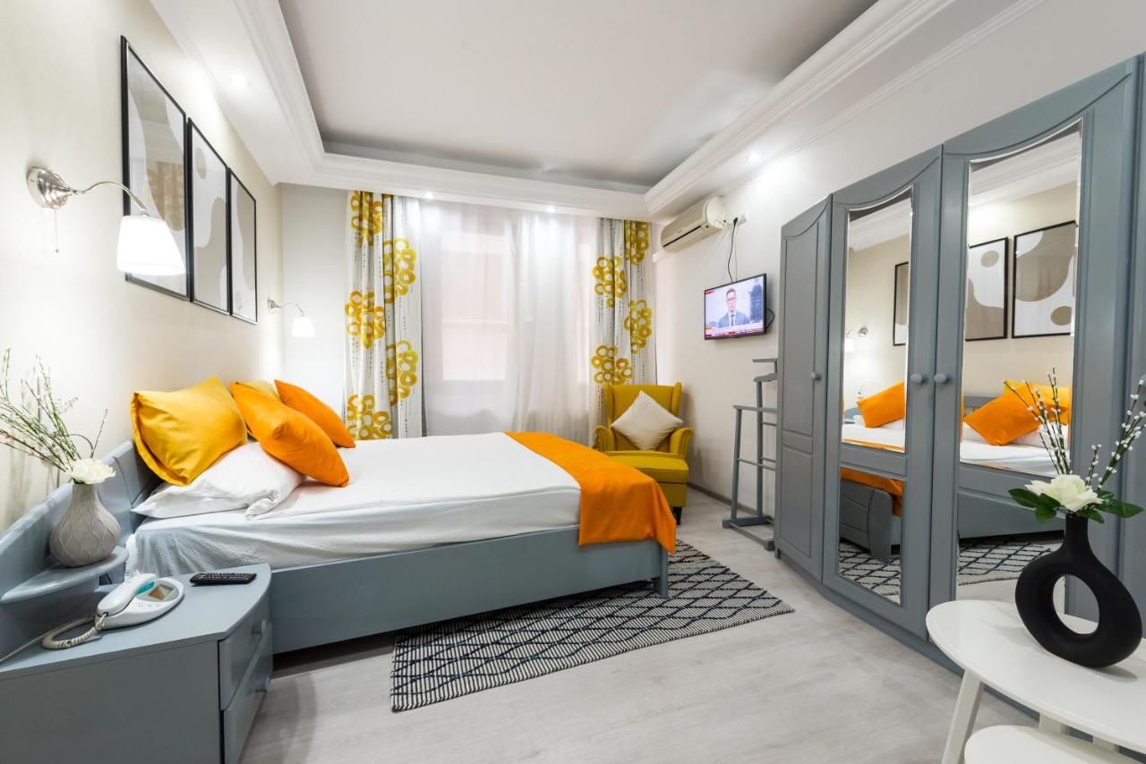 Отель Relax Comfort Suites Hotel Бухарест-43